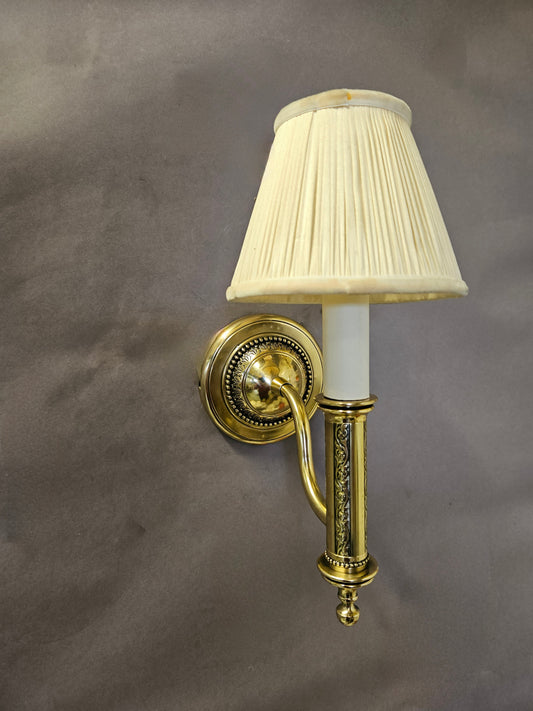 Set of 6 brass wall lights just in