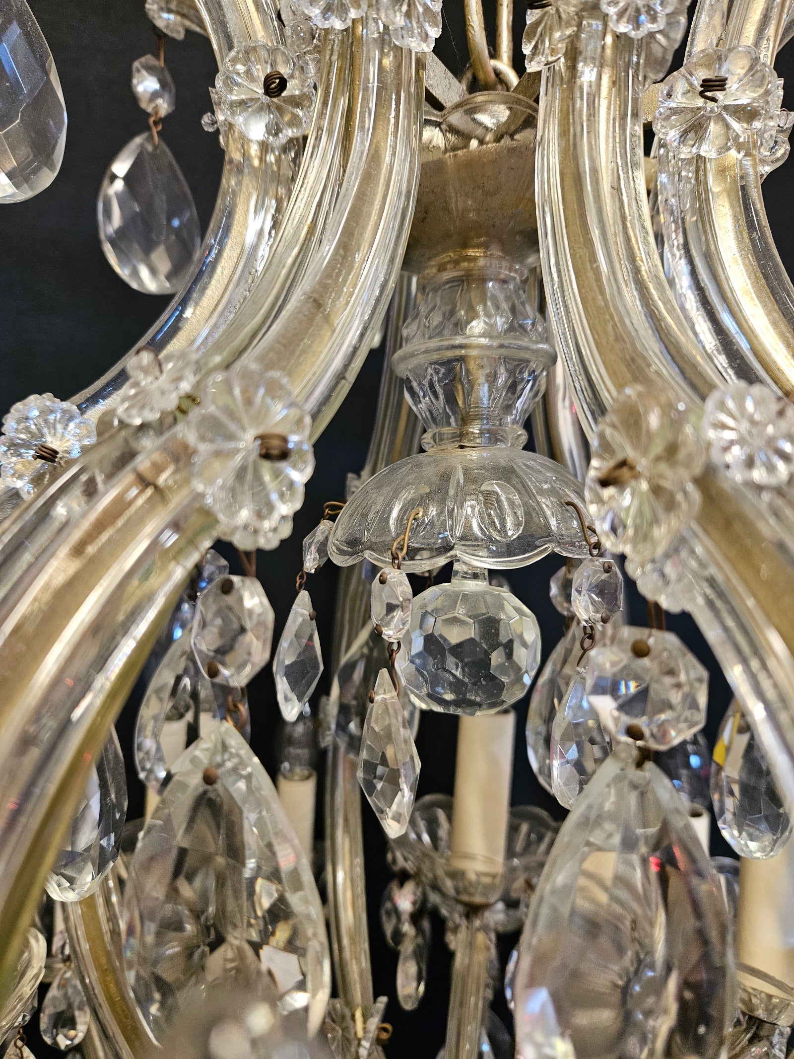 veiw inside topof chandeiler showing centre bubble