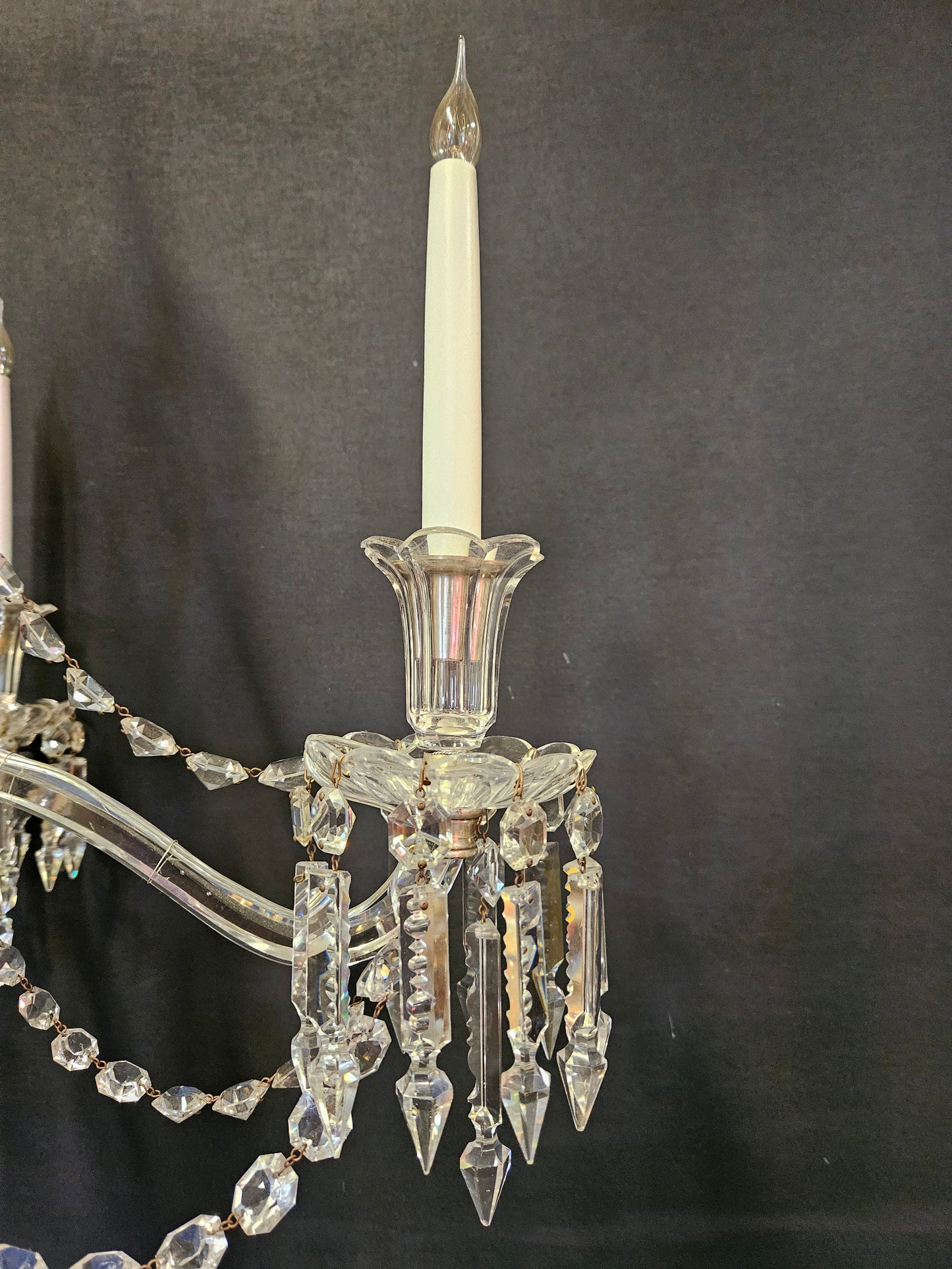 view of nozzle and pan with hanging alberts