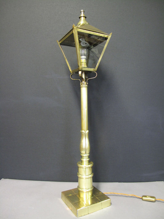 Front picture of lamp