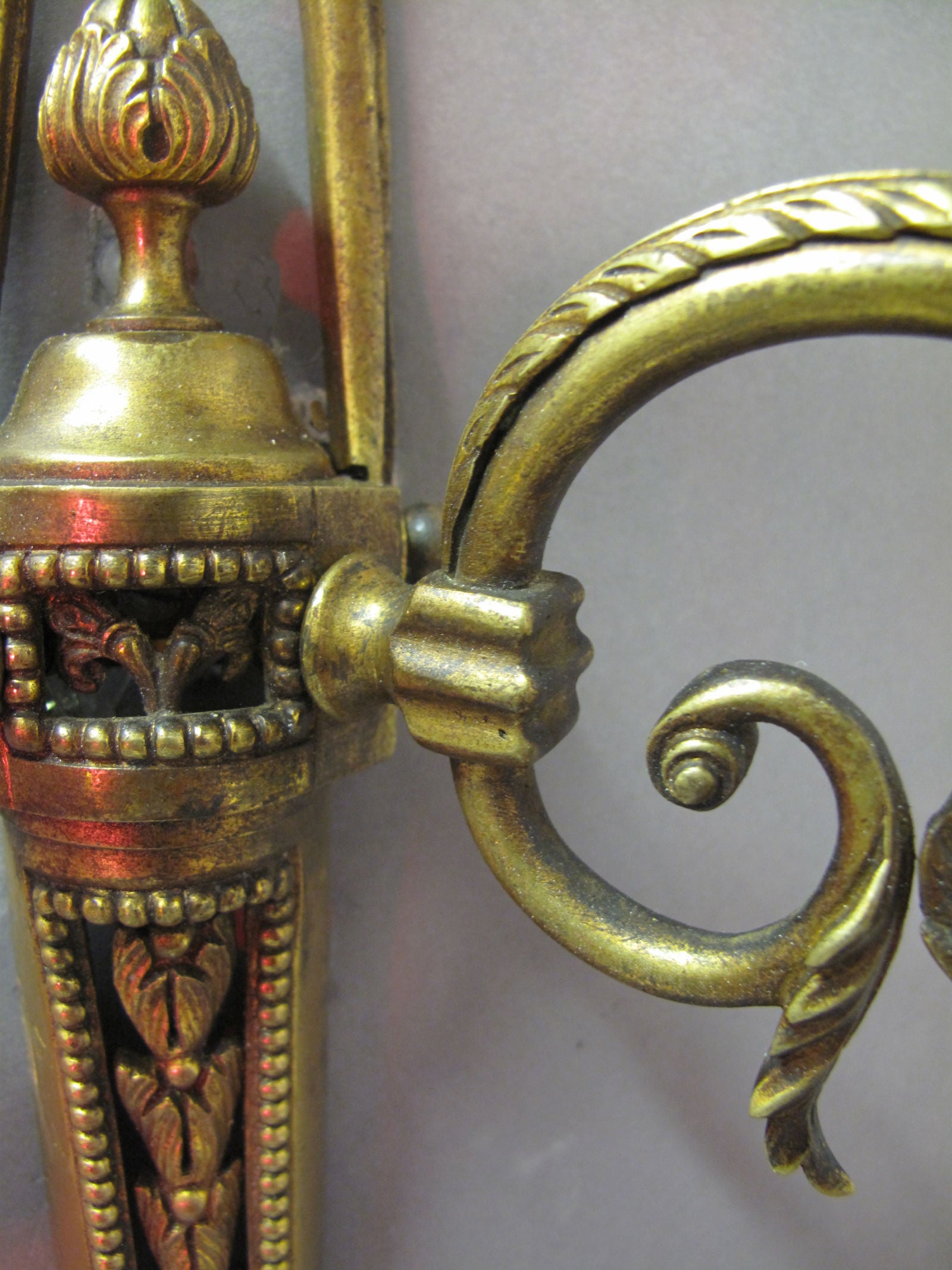 close up view of arm attached to base