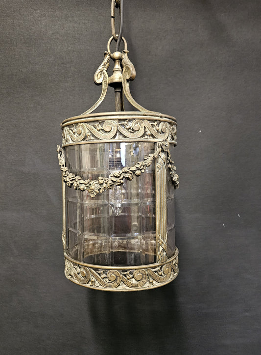 front view of lantern