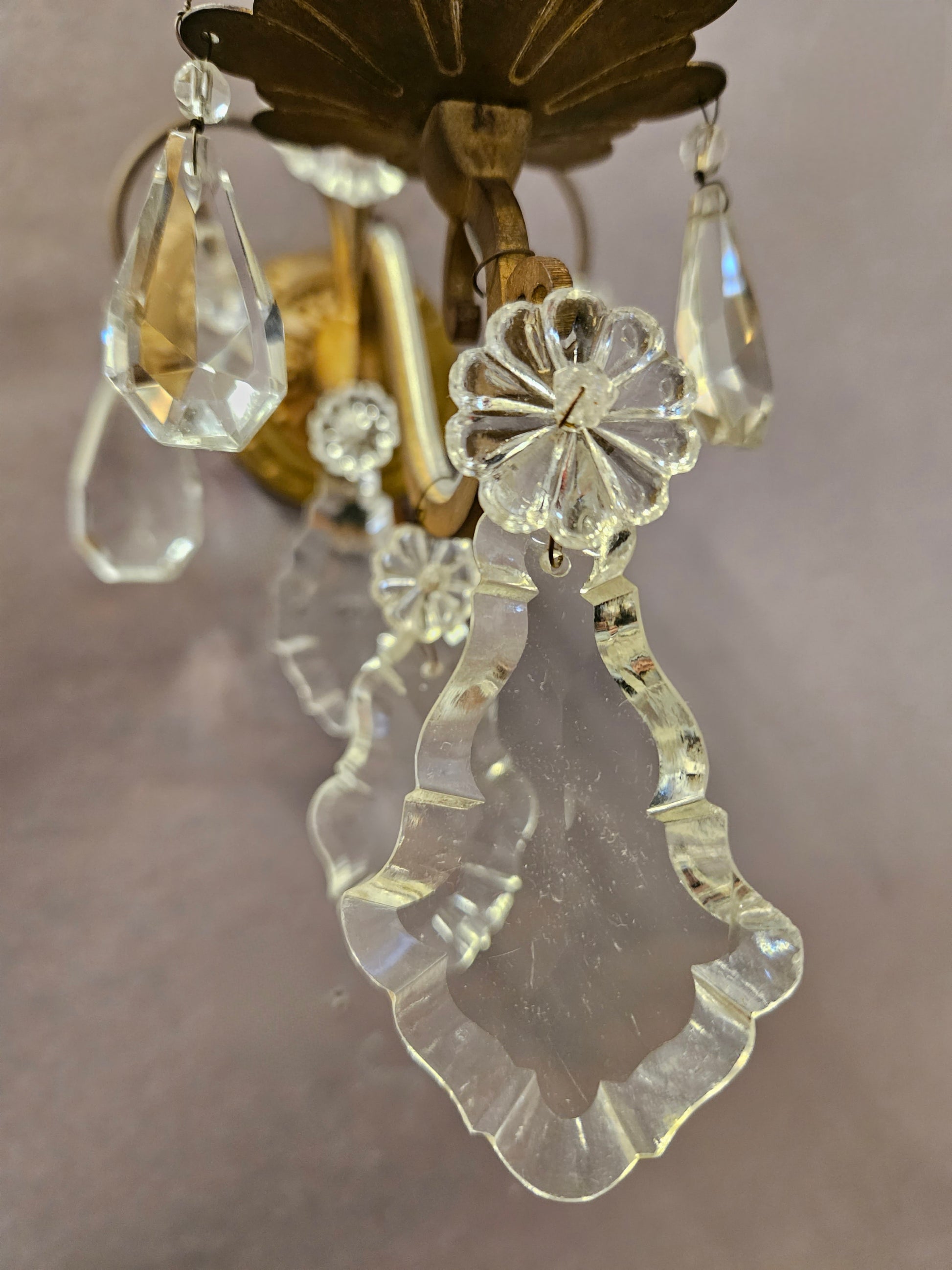 view of hanging placque drop