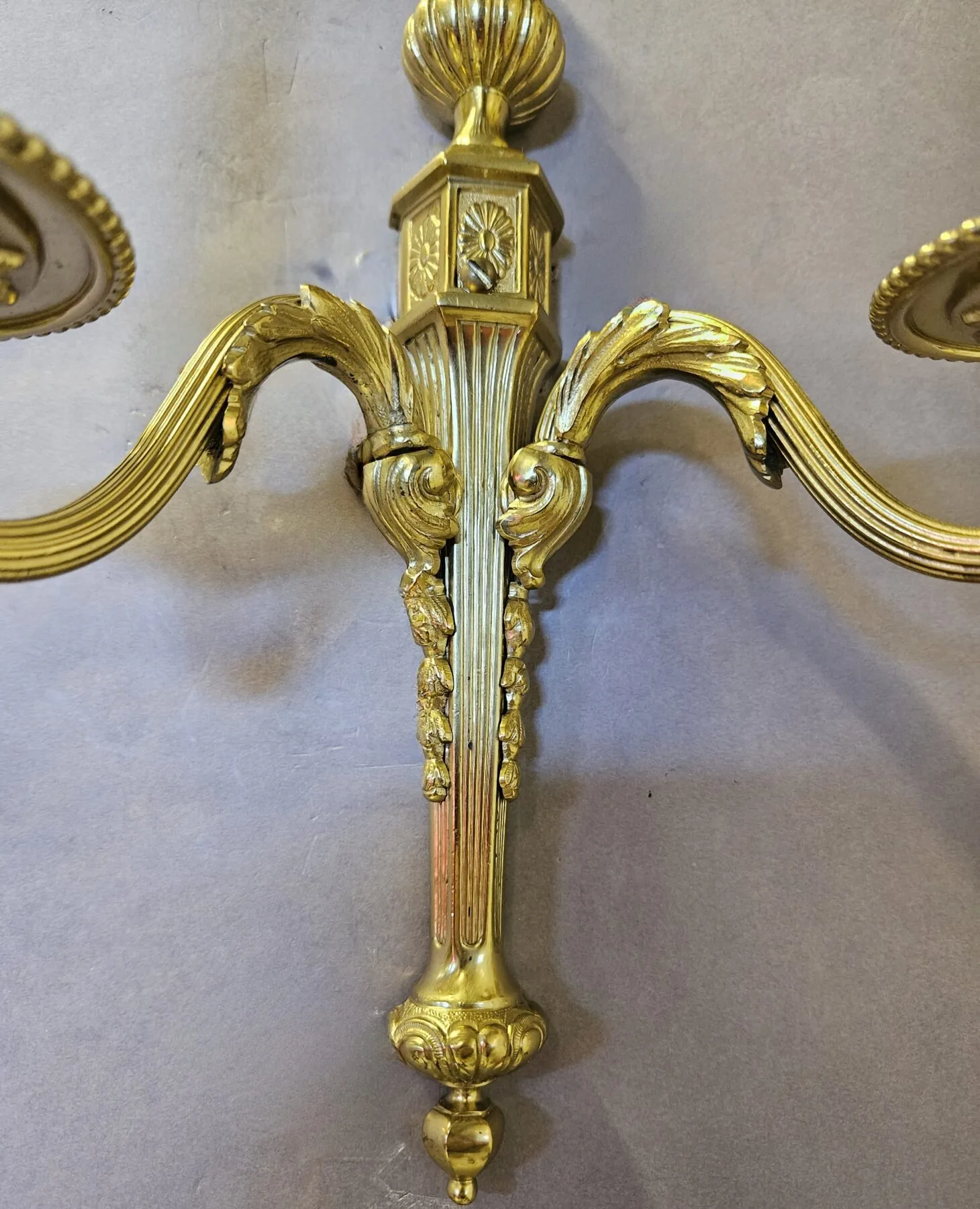 Set Of Three 2-Arm Gilded Brass Wall Lights, c. 1930 – view 3