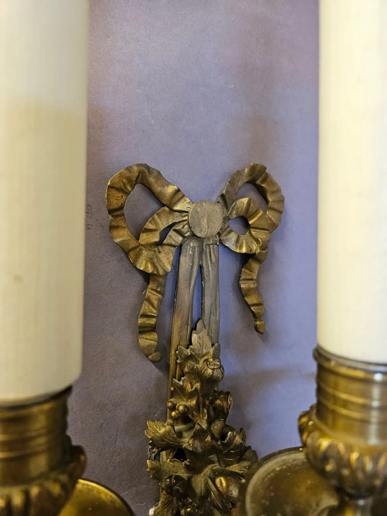 Pair Of 3-Arm Bow & Wreath Wall Lights, c. 1930 – view 4