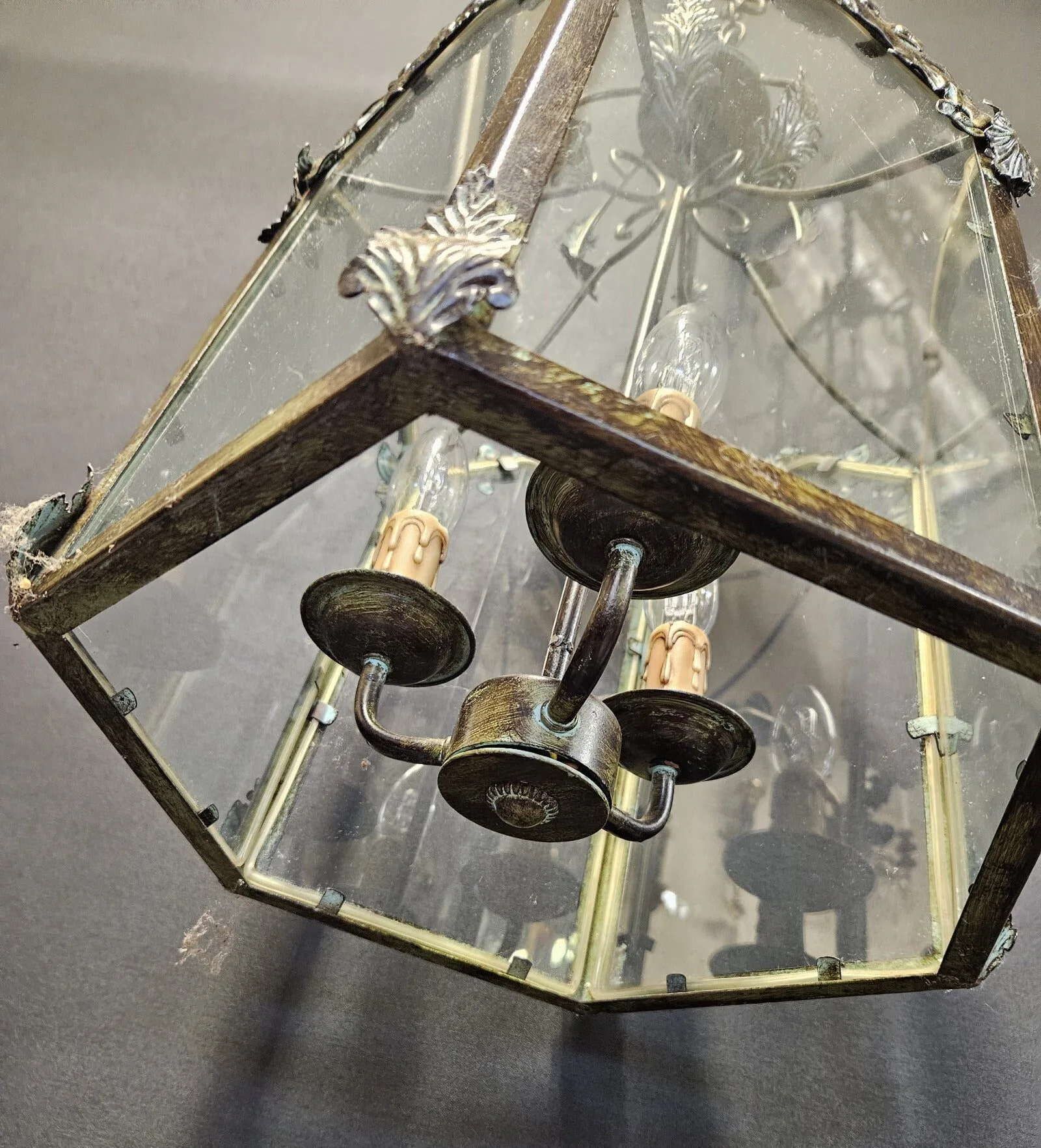 Hexagonal Green Filigree Lantern, c. 1970 – view 5