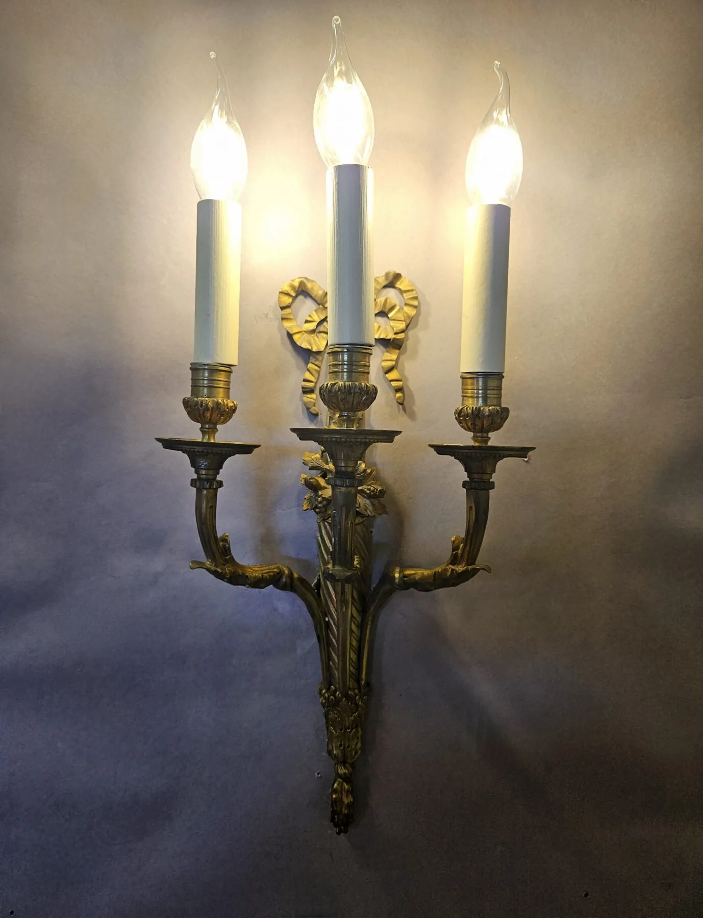 Pair Of 3-Arm Bow & Wreath Wall Lights, c. 1930 – view 8