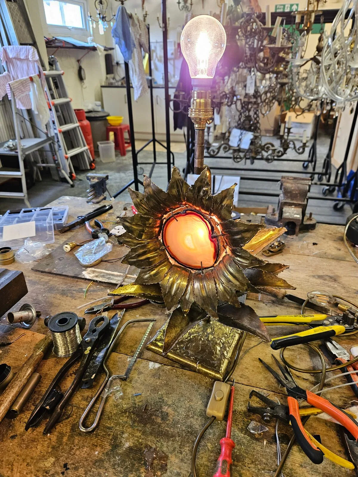 Sunflower lamp under restoration and re-electrification at the G&P Cohn workshop