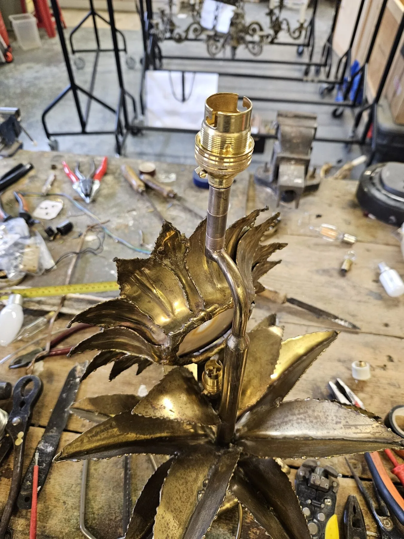 New brass bayonet lamp holder fitted to the top of the sunflower lamp