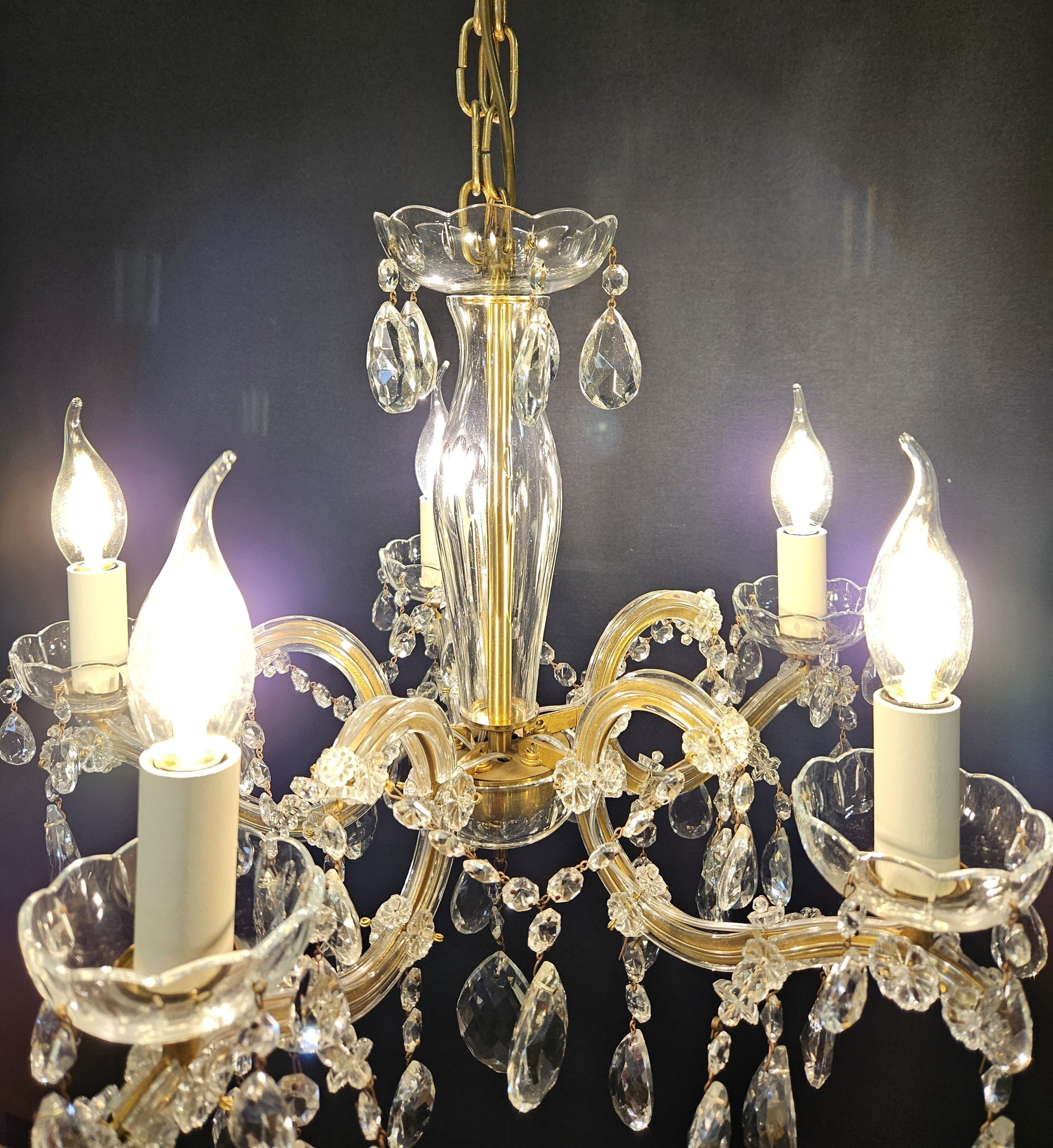 5-Arm Marie Therese Chandelier_lit up from above