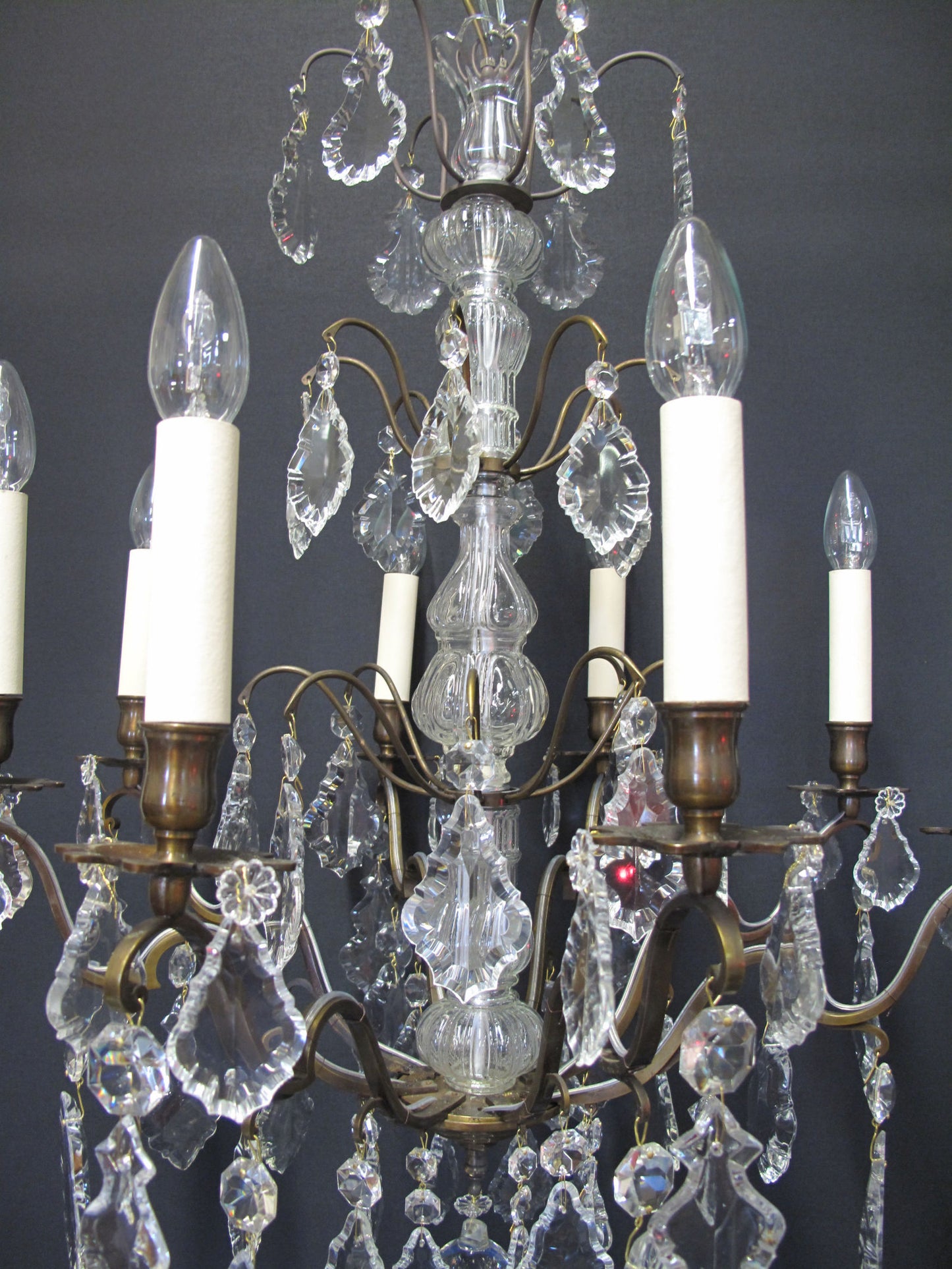 middle part of chandelier