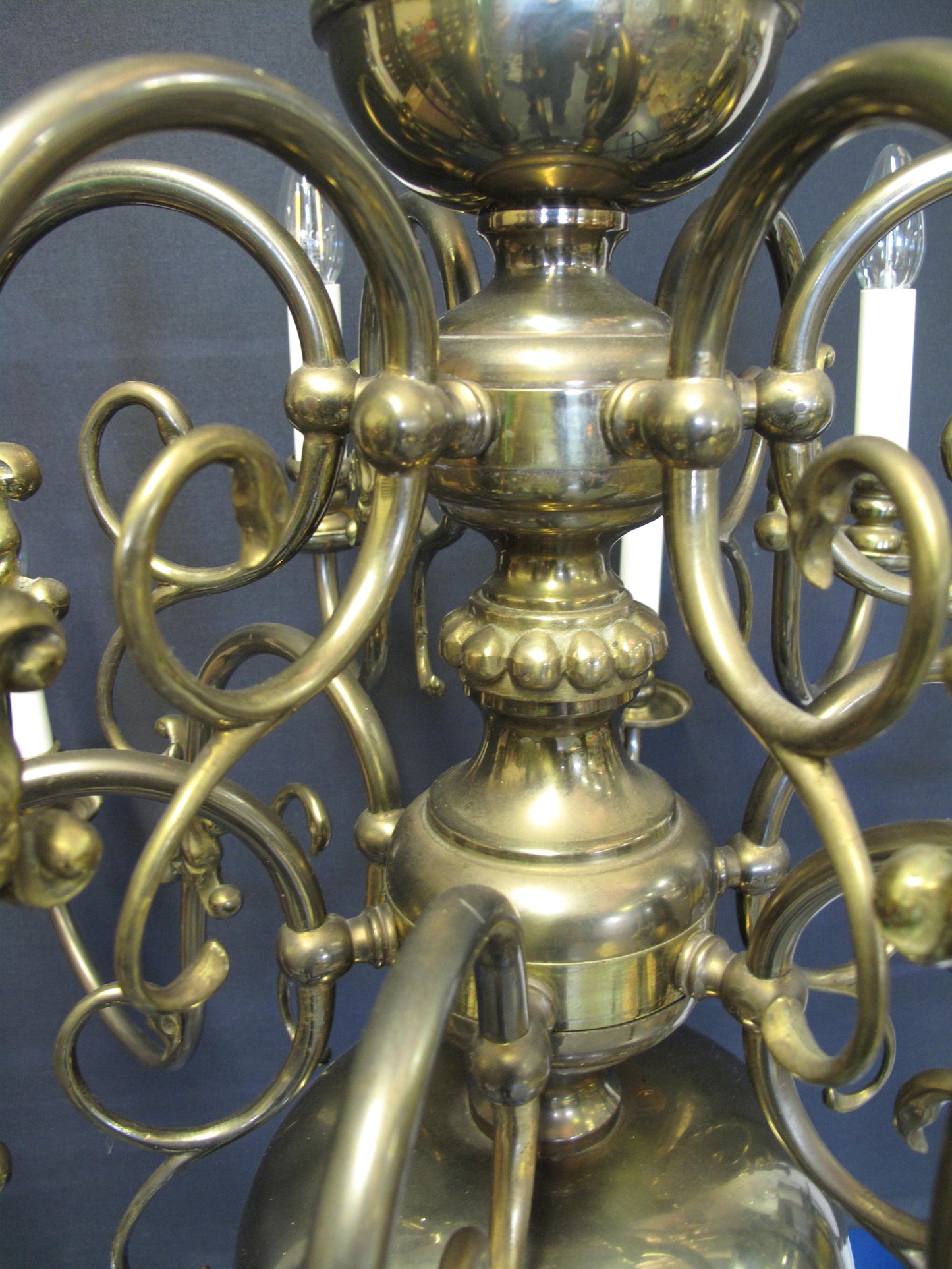 12 arm dutch chandelier, stem close up
